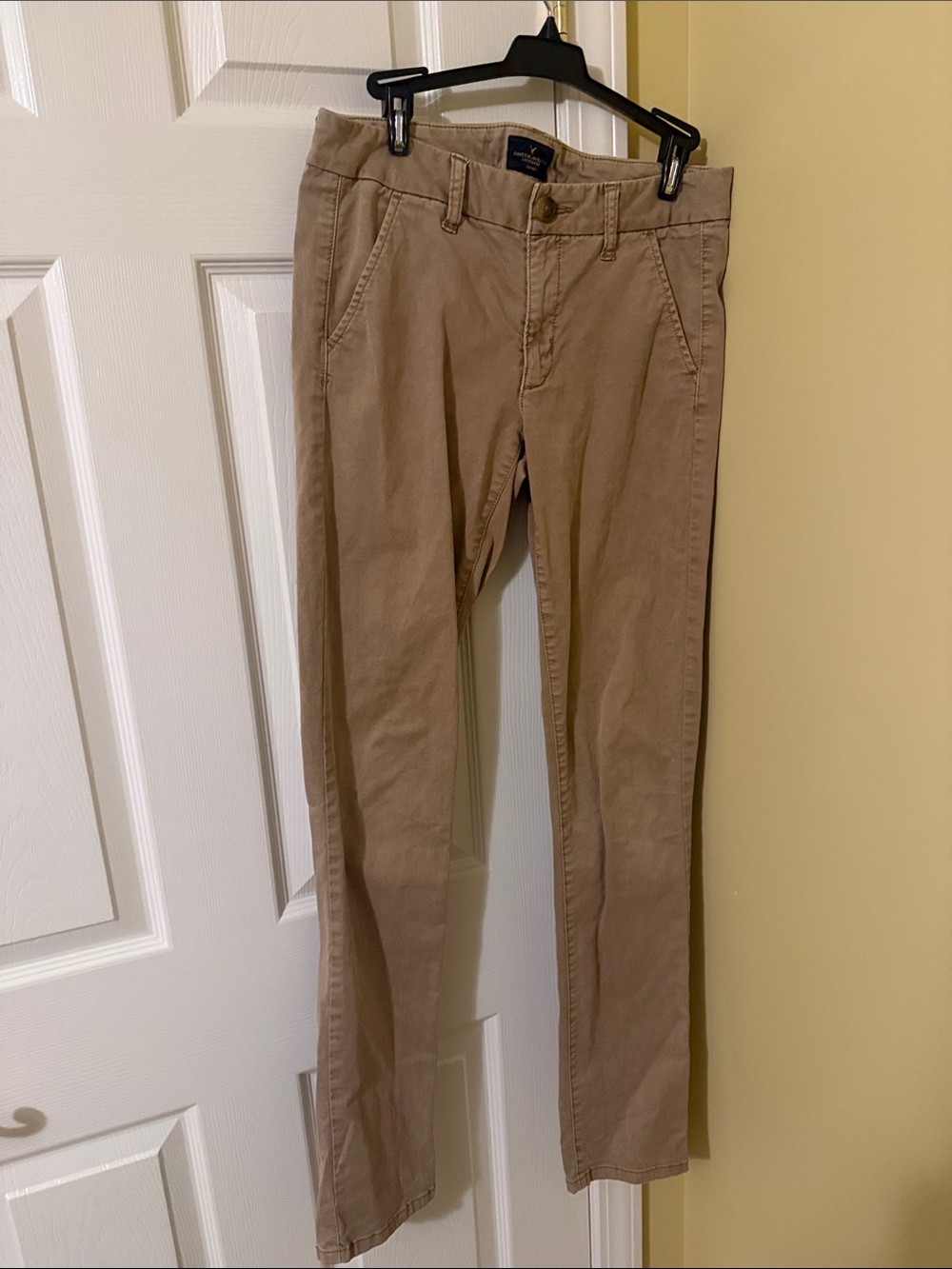 American Eagle Outfitters Straight Leg Chinos in Khaki